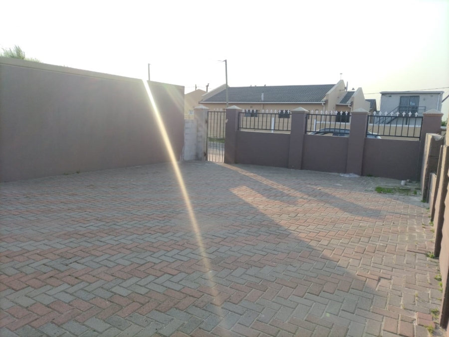 3 Bedroom Property for Sale in Khaya Western Cape